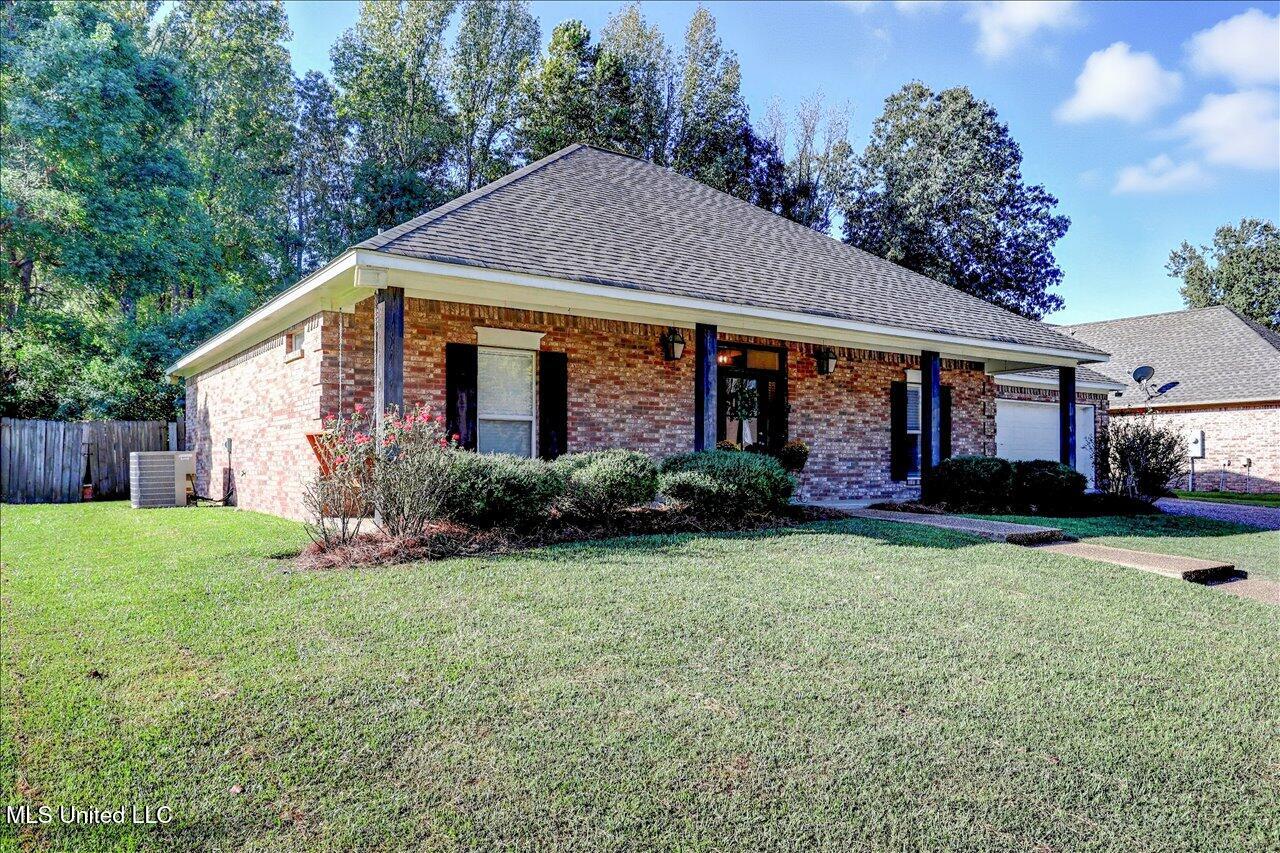 149 Navajo Circle Clinton, MS 39056 - Photo 2 of 28 02-149 Navajo Cir _ Home Tours MS-3