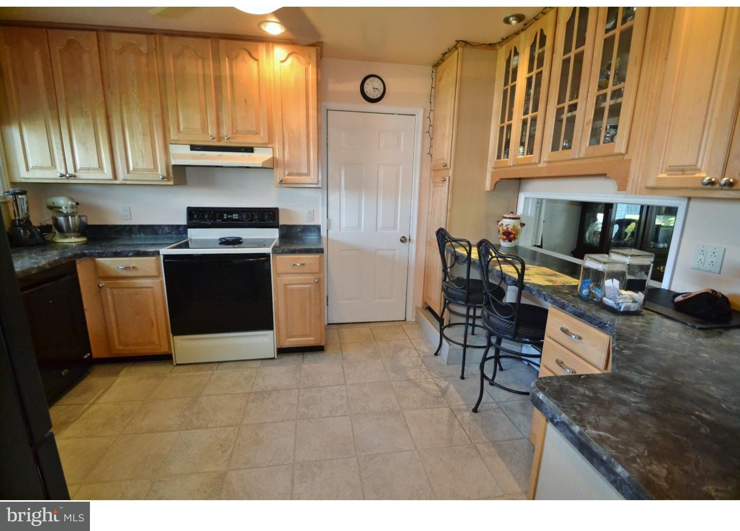 43 Homestead Road Levittown, PA 19056 - Photo 10 of 24 Kitchen