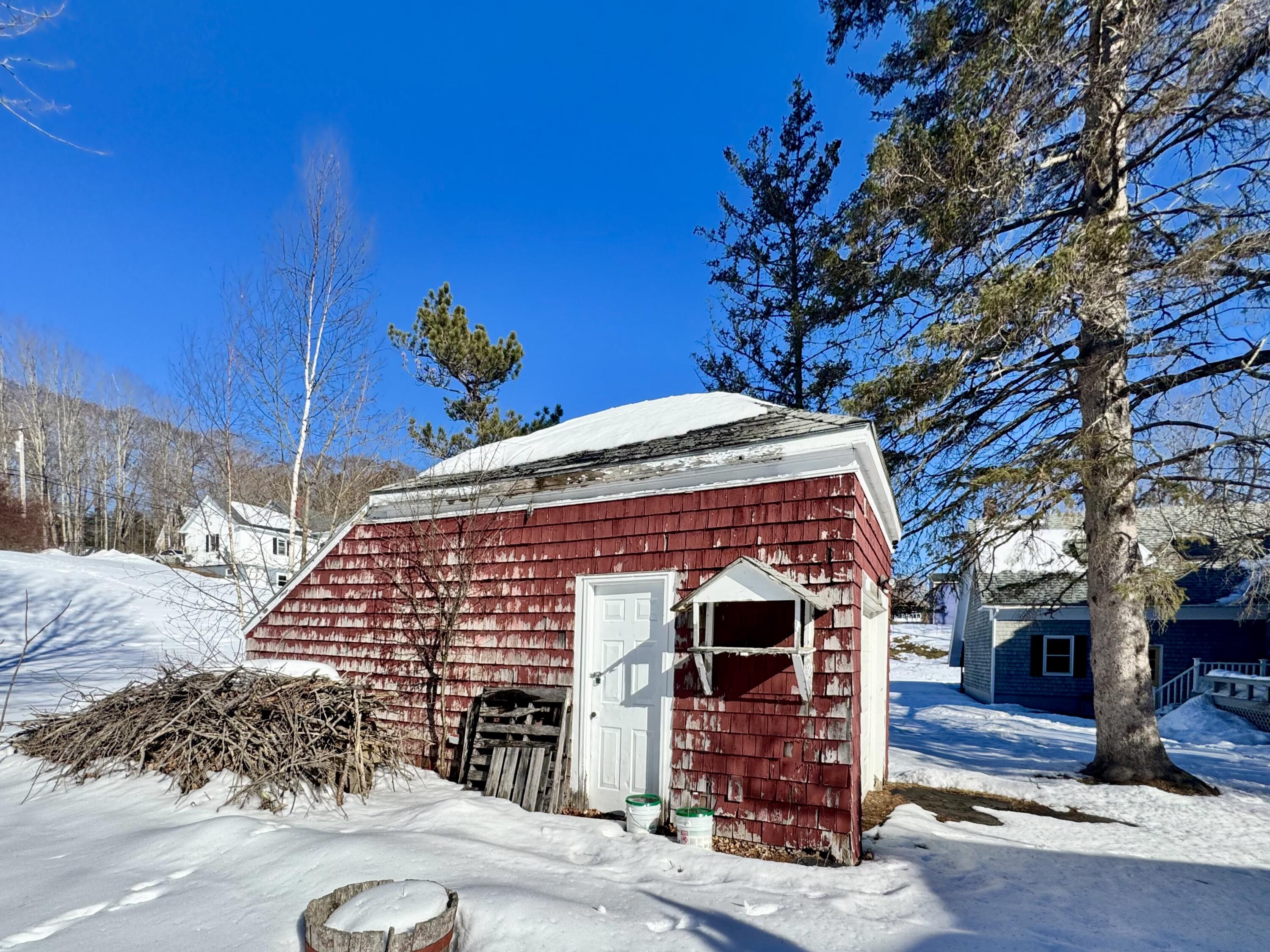 52 Mechanic Street Bucksport, ME 04416 - Photo 5 of 22 IMG_4020