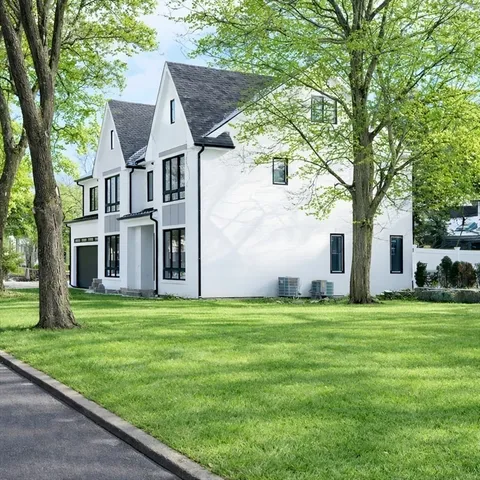 $3,295,000 | 544 Saw Mill Brook Parkway, Newton, MA 02459