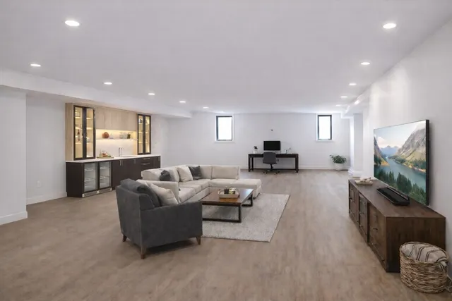 $3,295,000 | 544 Saw Mill Brook Parkway, Newton, MA 02459