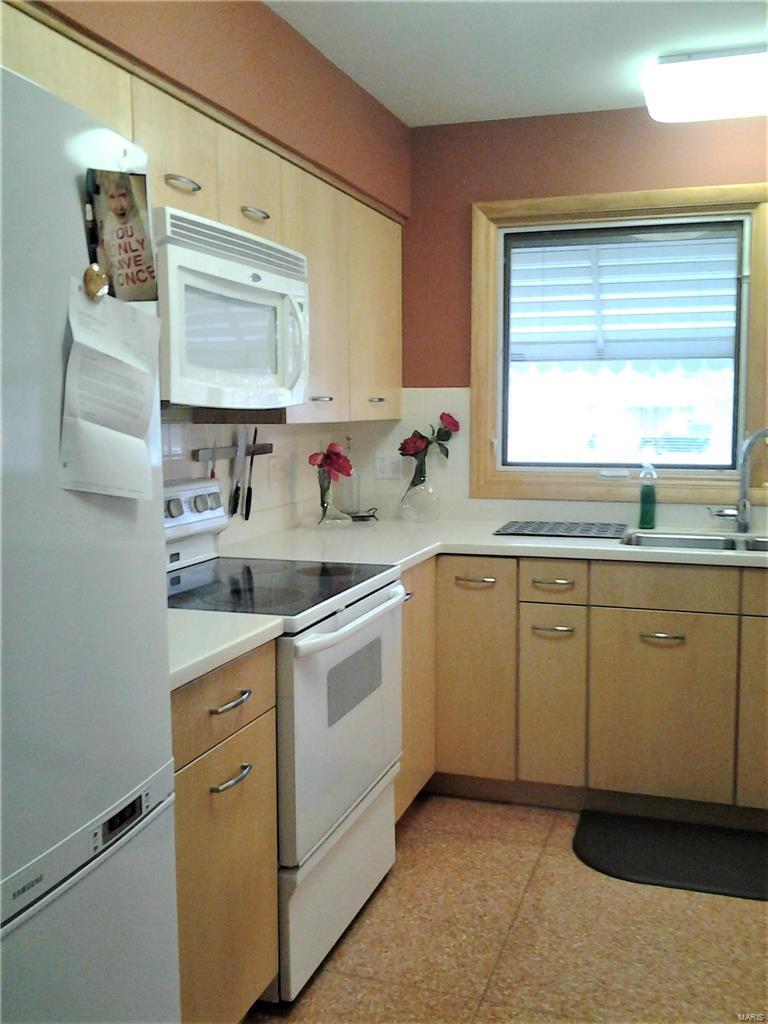 930 Schulte Road St. Louis, MO 63146 - Photo 7 of 27 Gallery Image 7