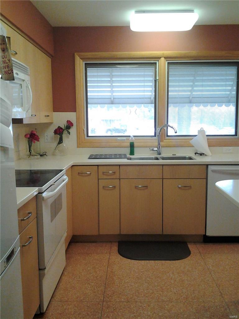 930 Schulte Road St. Louis, MO 63146 - Photo 9 of 27 Gallery Image 9