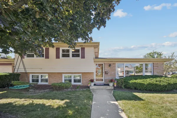 $559,900 | 8157 Root Court, Niles, IL 60714