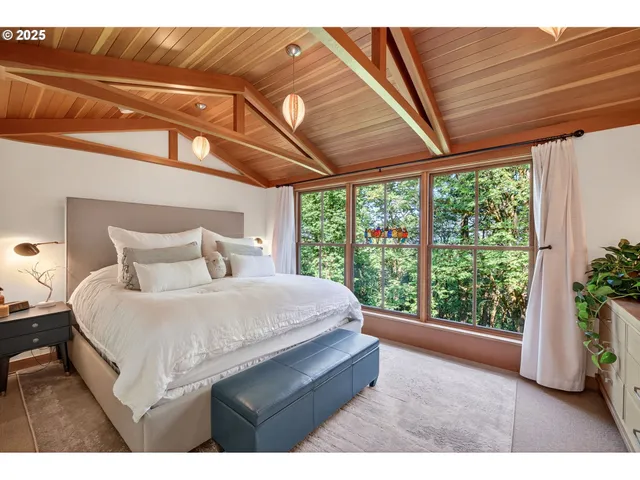 $2,400,000 | 5128 Southwest Northwood Avenue, Portland, OR 97239