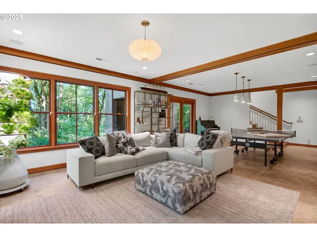 $2,400,000 | 5128 Southwest Northwood Avenue, Portland, OR 97239