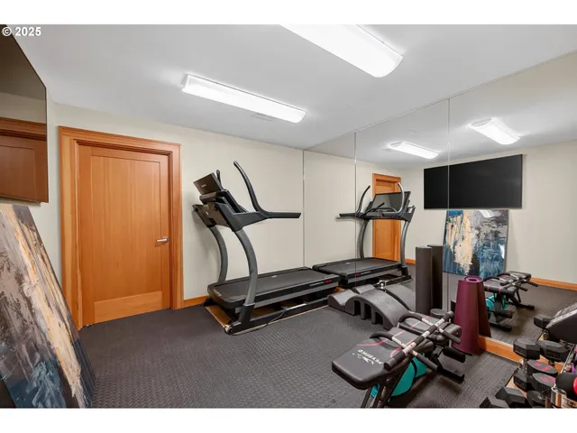 $2,400,000 | 5128 Southwest Northwood Avenue, Portland, OR 97239