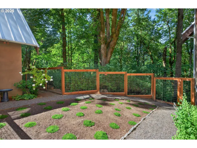 $2,400,000 | 5128 Southwest Northwood Avenue, Portland, OR 97239