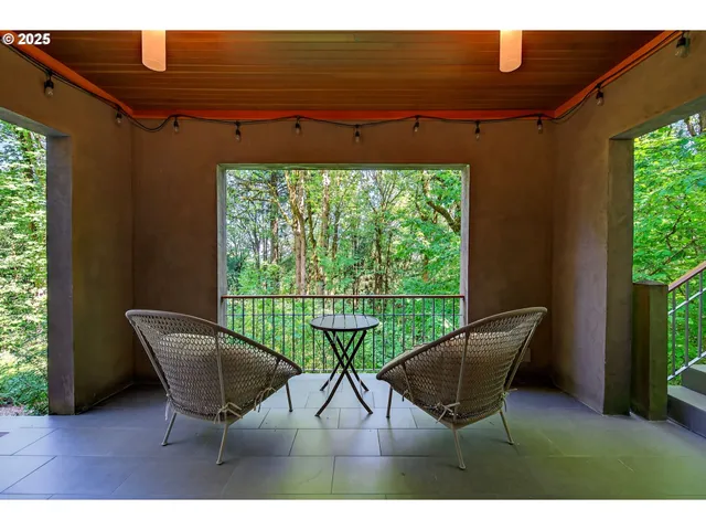 $2,400,000 | 5128 Southwest Northwood Avenue, Portland, OR 97239