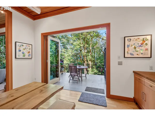 $2,400,000 | 5128 Southwest Northwood Avenue, Portland, OR 97239