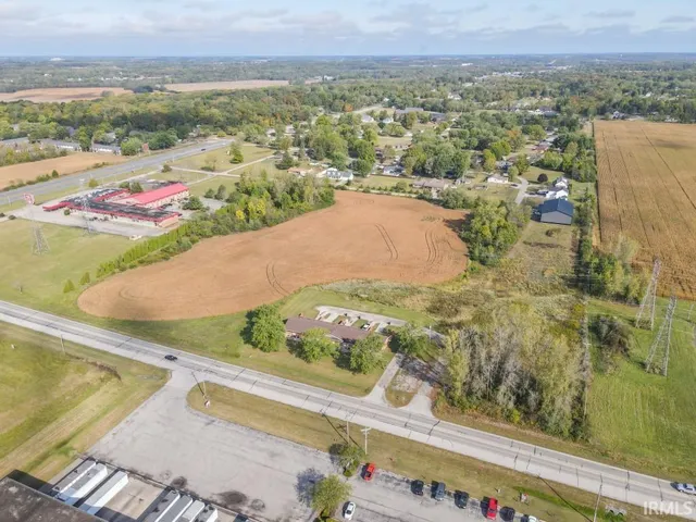 $205,000 | 300 South County Road, New Castle, IN 47362