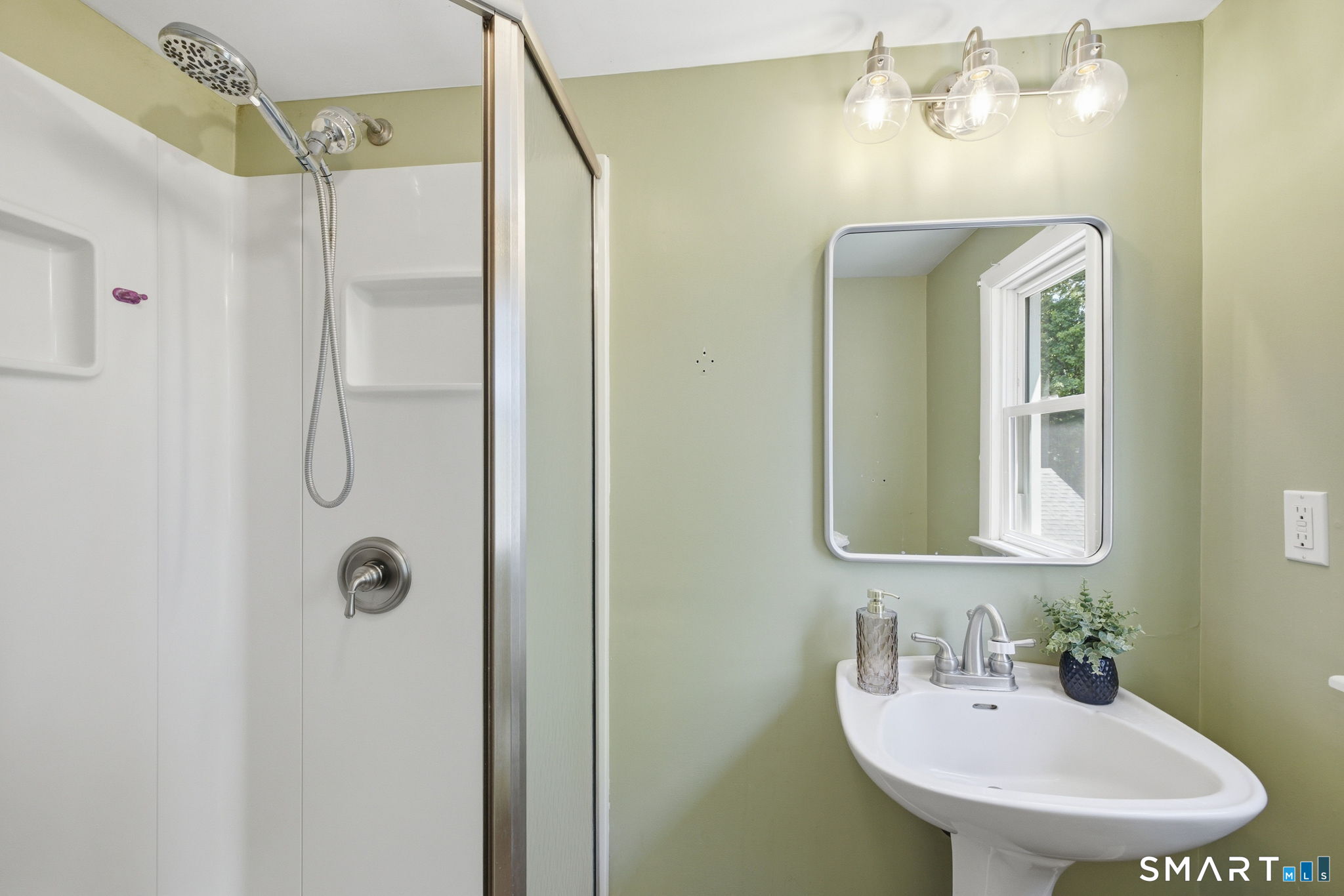 130 Broad Street Manchester, CT 06042 - Photo 31 of 38