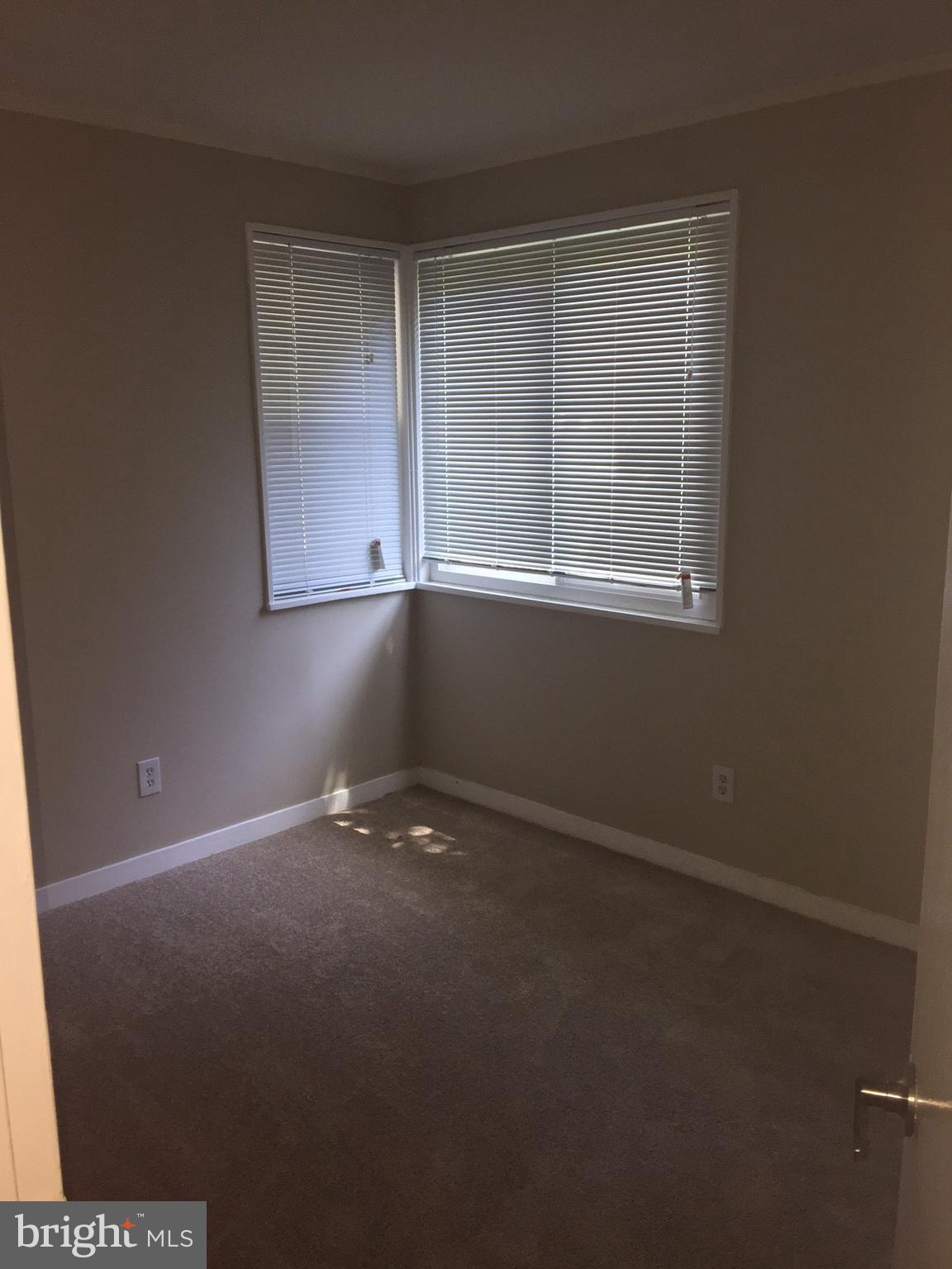 7736 Muncy Road Landover, MD 20785 - Photo 7 of 13 Living Room