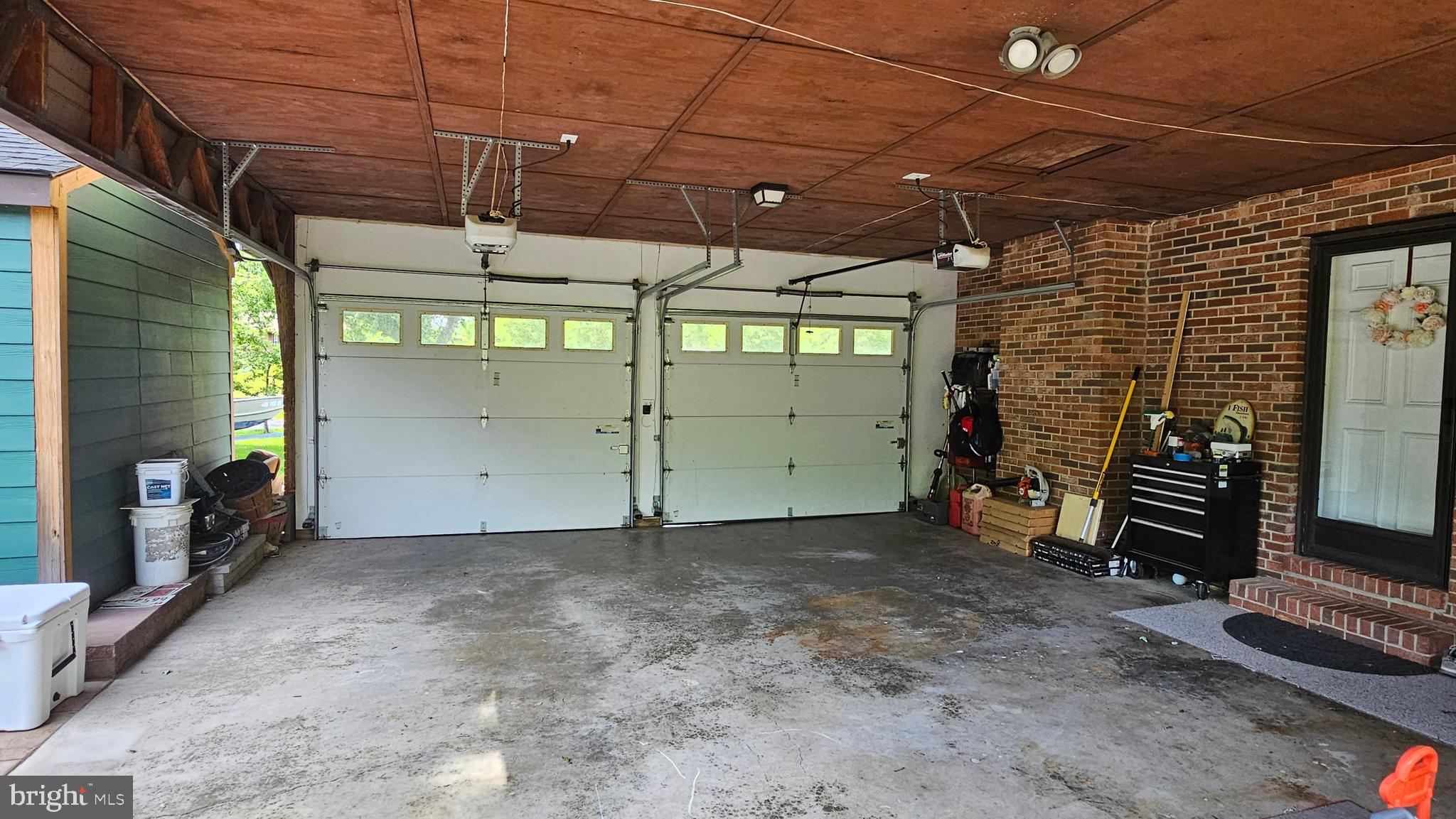 10921 Dumbarton Drive Dunkirk, MD 20754 - Photo 3 of 20 a view of a garage