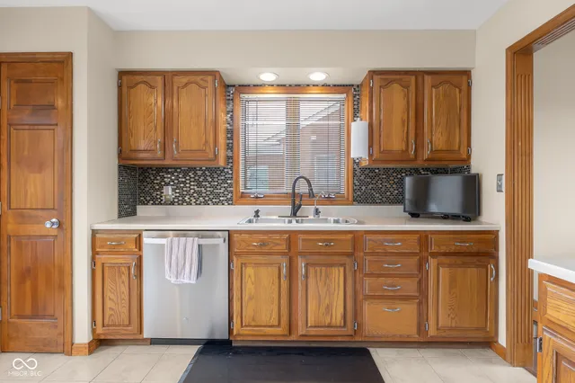 $344,900 | 2917 Silver Fox Drive, Columbus, IN 47203