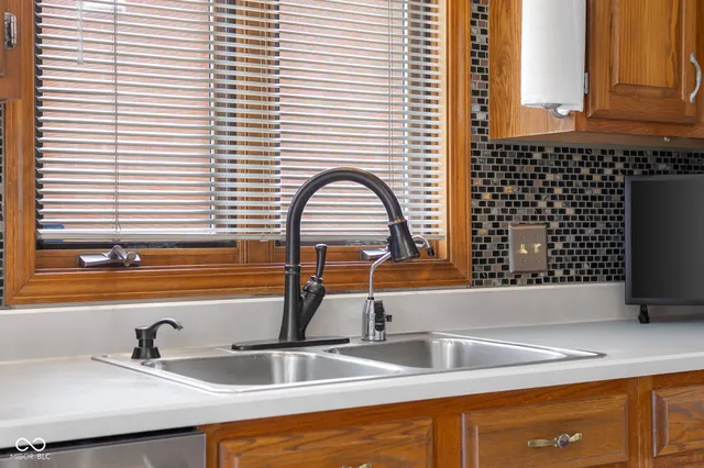 $344,900 | 2917 Silver Fox Drive, Columbus, IN 47203