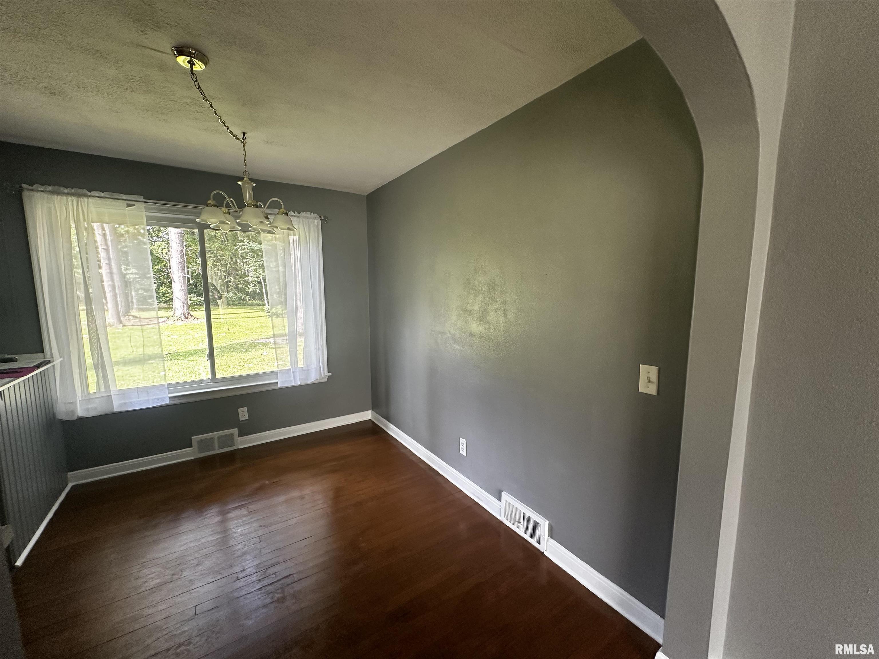 200 Maple Street Athens, IL 62613 - Photo 6 of 17 Gallery Image 6