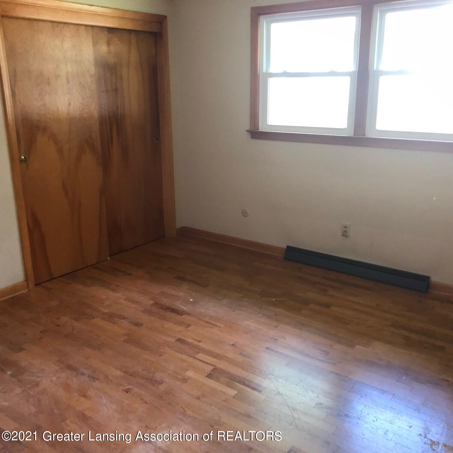 243 North Creyts Road Lansing, MI 48917 - Photo 11 of 14 11