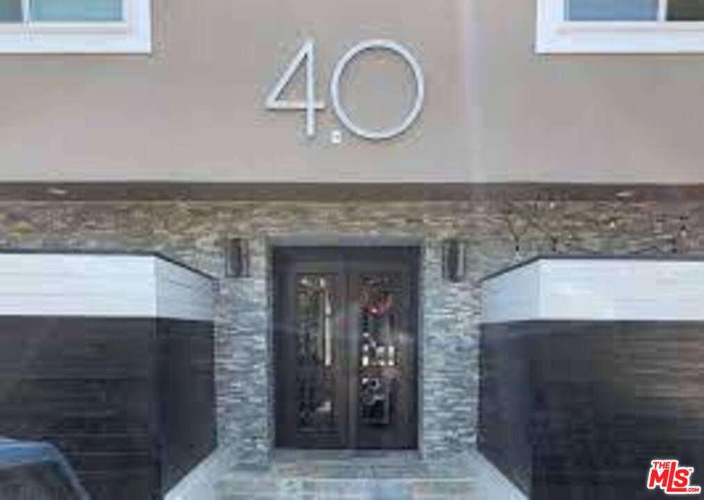 40 Westminster Avenue Venice, CA 90291 - Photo 2 of 10