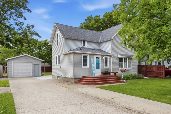 $229,900 | 546 Erie Street Southeast, Hutchinson, MN 55350