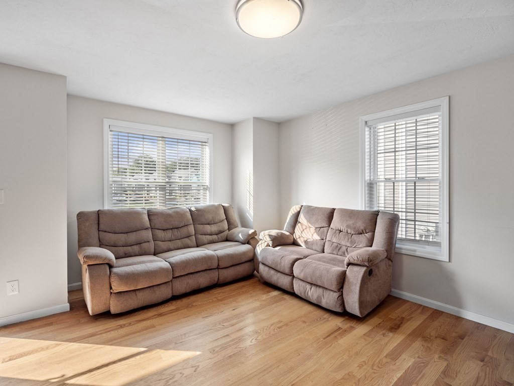 27 Riley Road, Unit 27 Tyngsborough, MA 01879 - Photo 5 of 37 Gallery Image 5