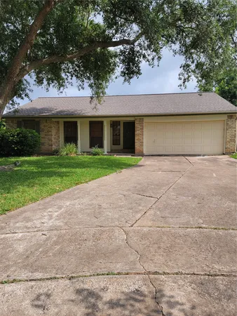 $2,100 | 3907 Bartons Court, Sugar Land, TX 77479