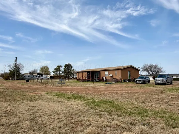 $165,000 | 909 West 13th Street, Quanah, TX 79252