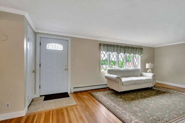 8 Bernard Road Woburn, MA 01801 - Photo 4 of 18 Gallery Image 4