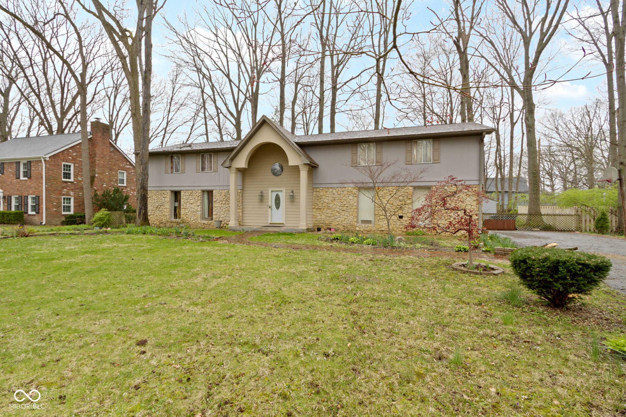 4140 Melbourne Road Indianapolis, IN 46228 - Photo 2 of 27