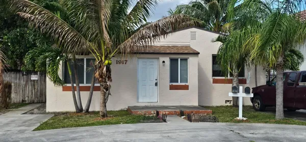 $1,500 | 1917 Coolidge Street, Hollywood, FL 33020
