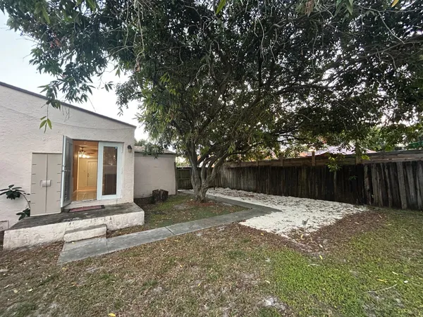 $1,500 | 1917 Coolidge Street, Hollywood, FL 33020