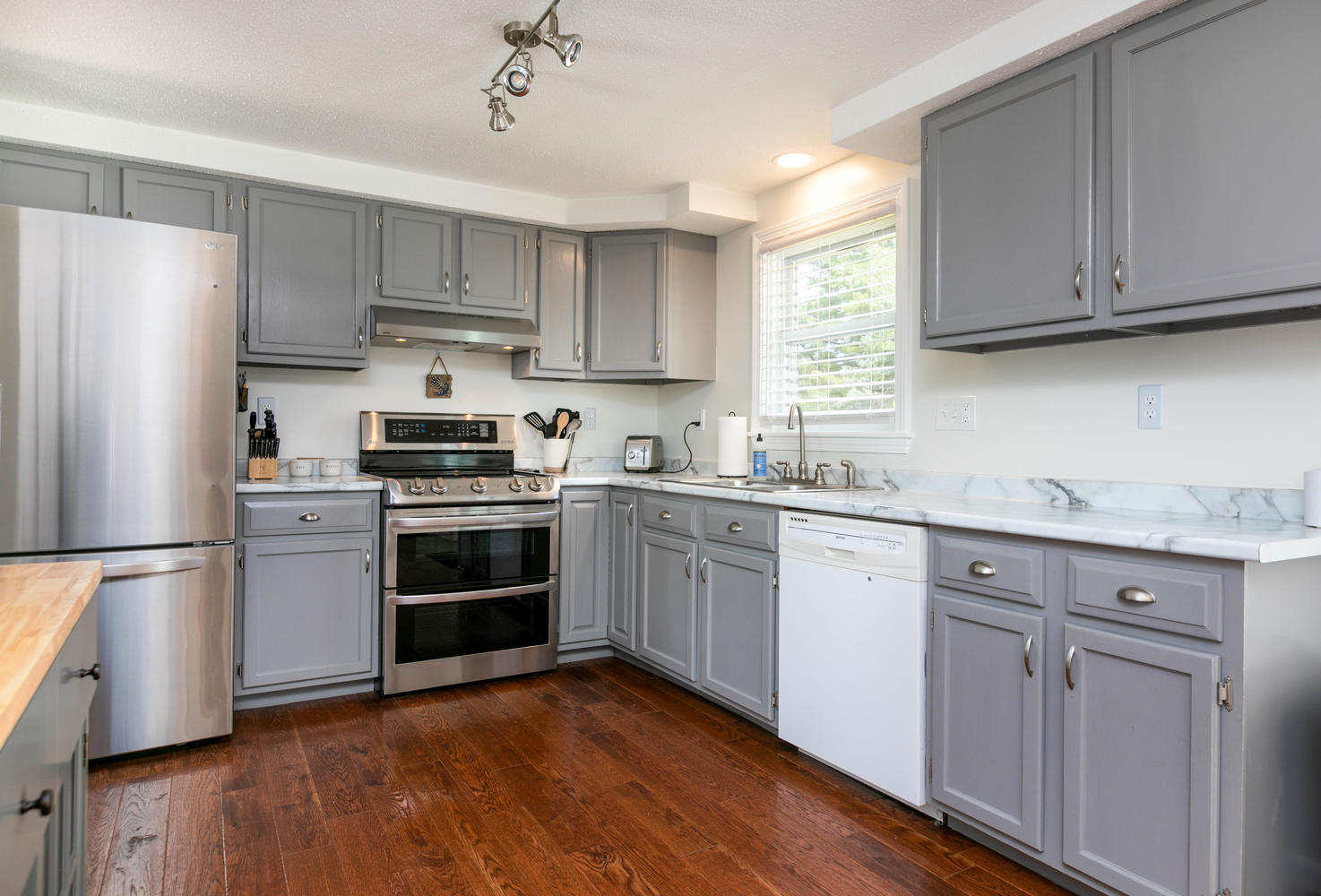 42 Marlborough Road Portland, ME 04103 - Photo 11 of 33 42 Marlborough Rd Portland ME-large-013-