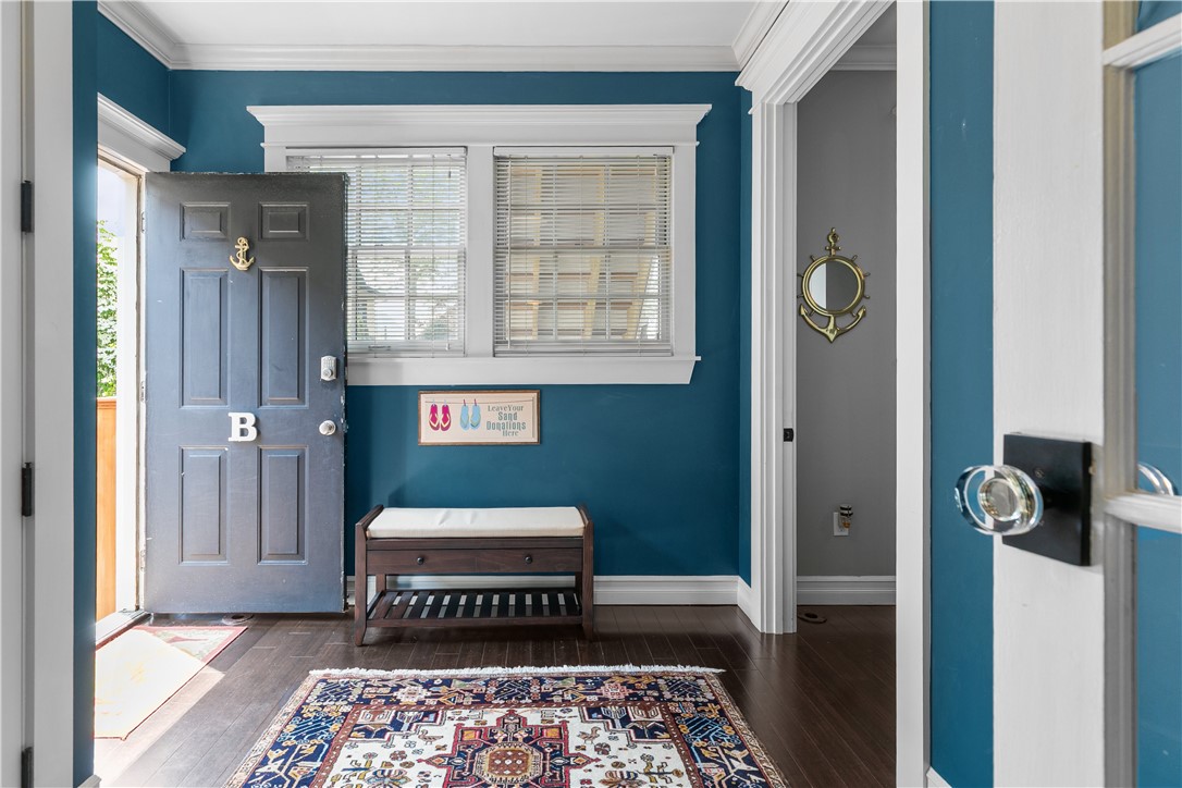 75 Pelham Street, Unit B Newport, RI 02840 - Photo 3 of 45