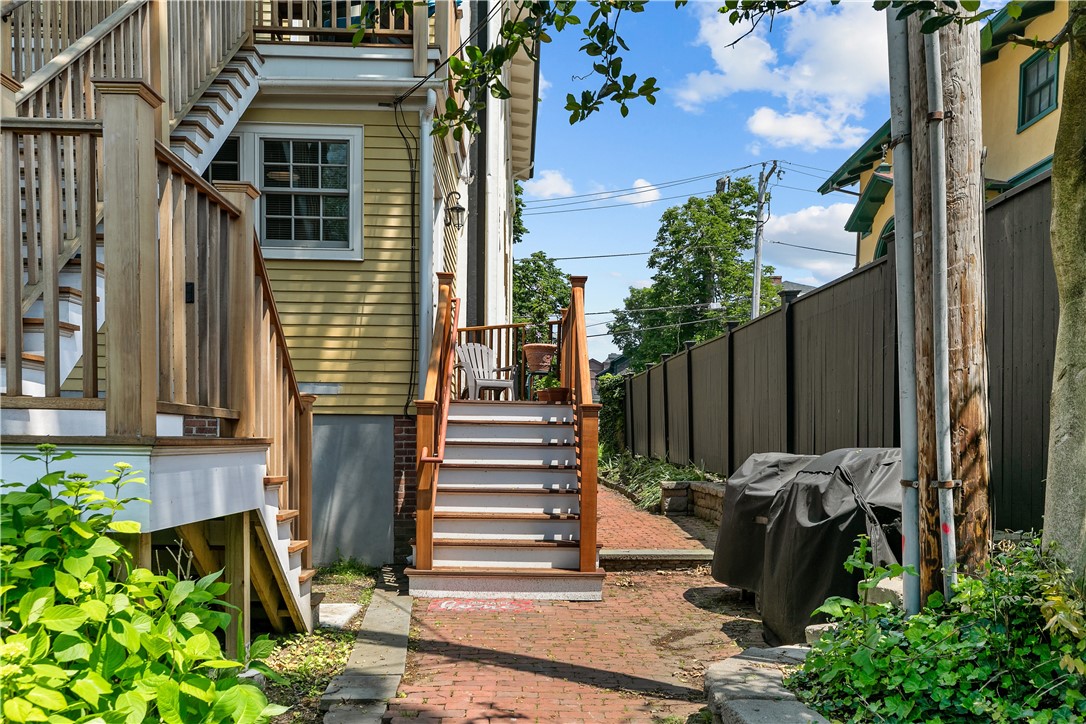 75 Pelham Street, Unit B Newport, RI 02840 - Photo 38 of 45