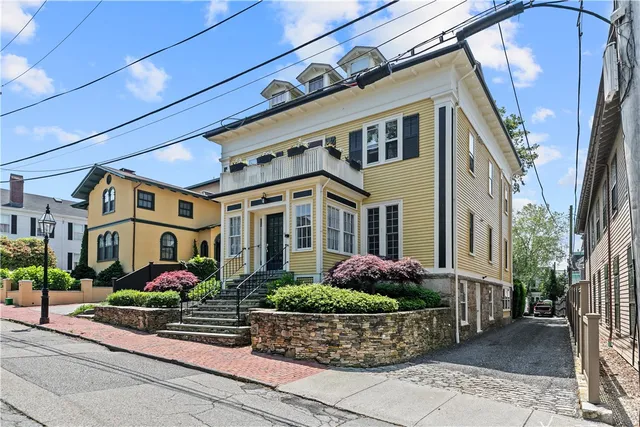 $1,300,000 | 75 Pelham Street, Unit B, Newport, RI 02840
