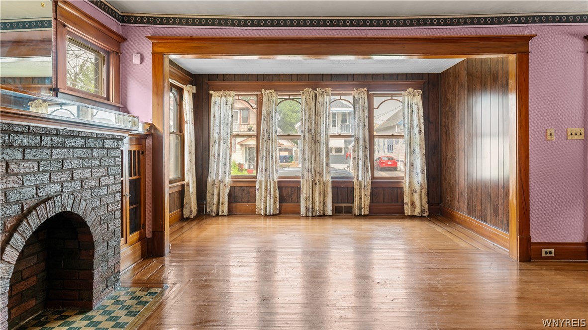 247 Rounds Avenue Buffalo, NY 14215 - Photo 6 of 37 Such charm