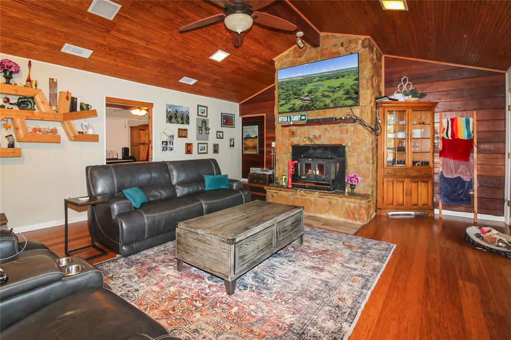 1001 Sandy Ridge Road Scurry, TX 75158 - Photo 12 of 35 Living room