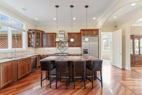 $1,399,000 | 11556 Elmwood Place, Deerfield, IL 60015