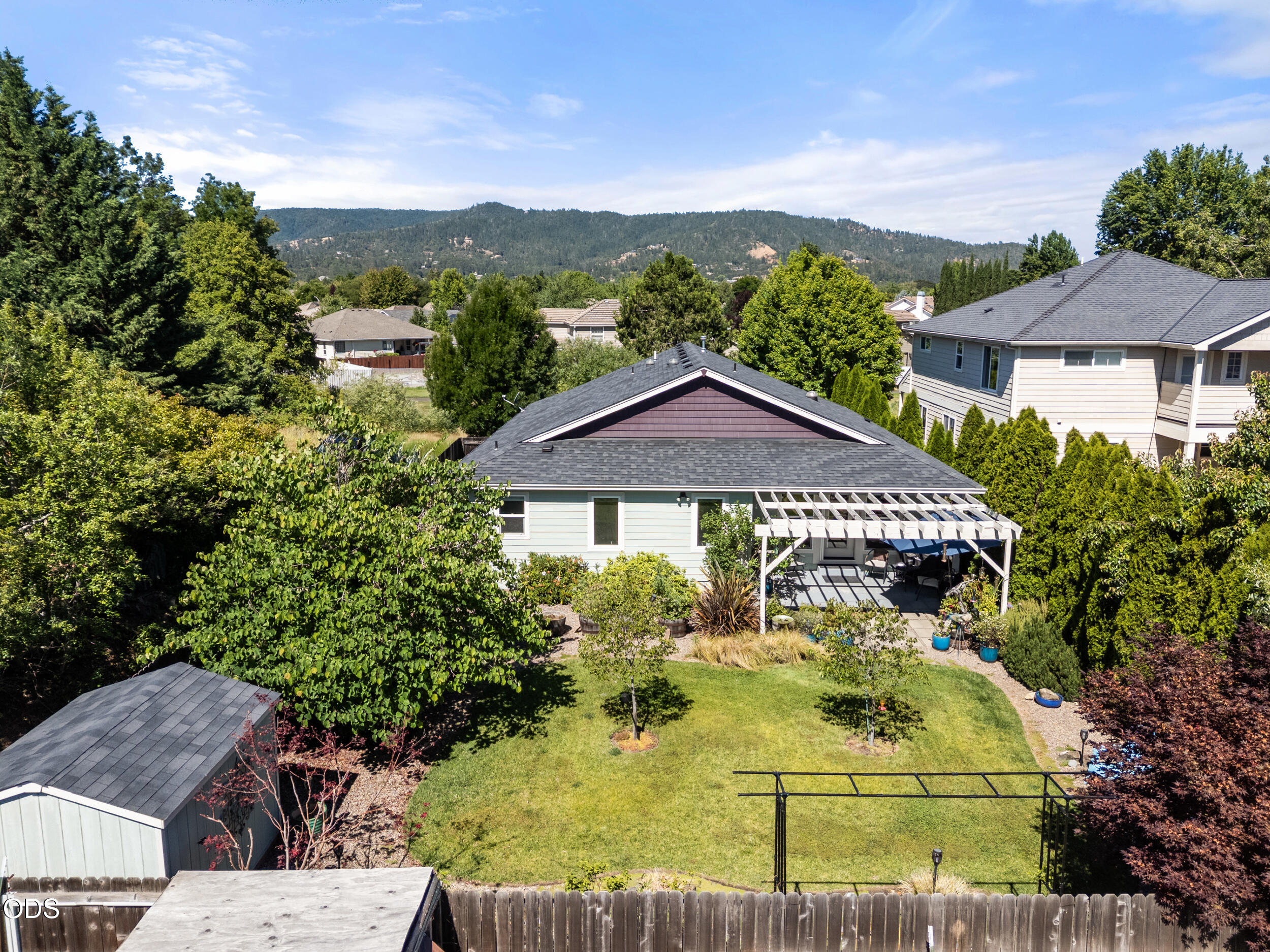 887 Holley Way Central Point, OR 97502 - Photo 26 of 41