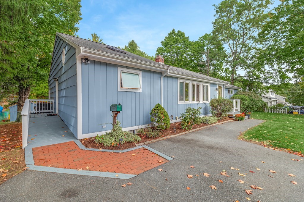 18 Hiram Road Framingham, MA 01701 - Photo 3 of 42 Gallery Image 3
