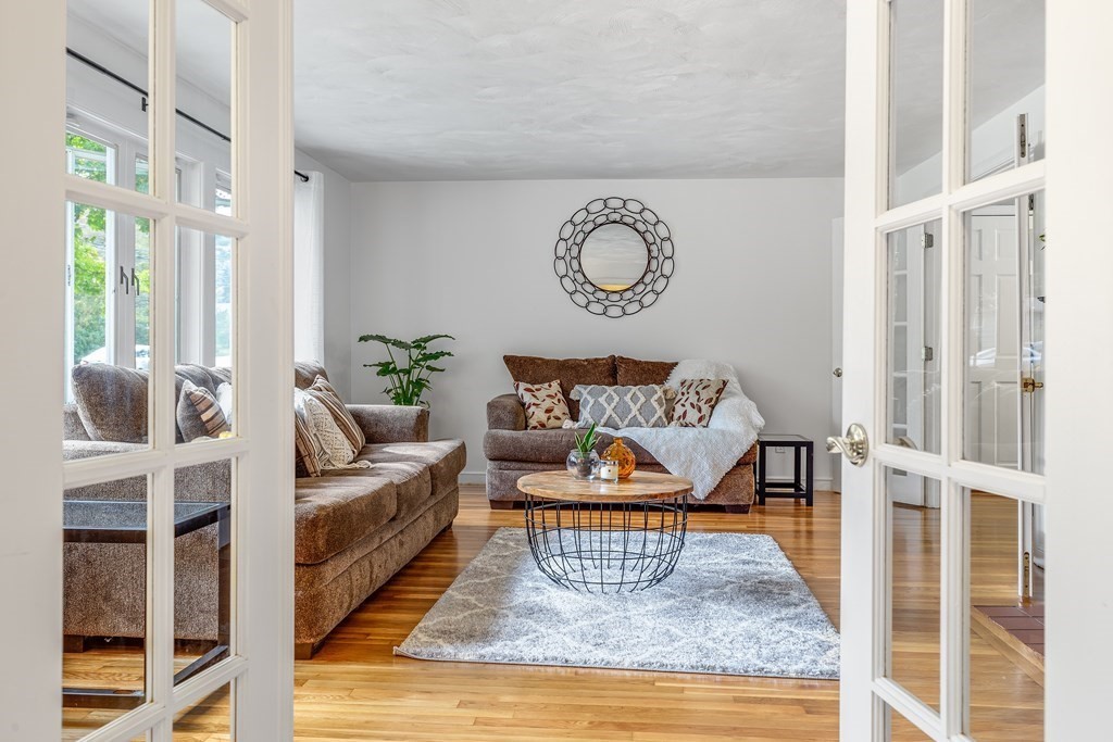 18 Hiram Road Framingham, MA 01701 - Photo 4 of 42 Gallery Image 4