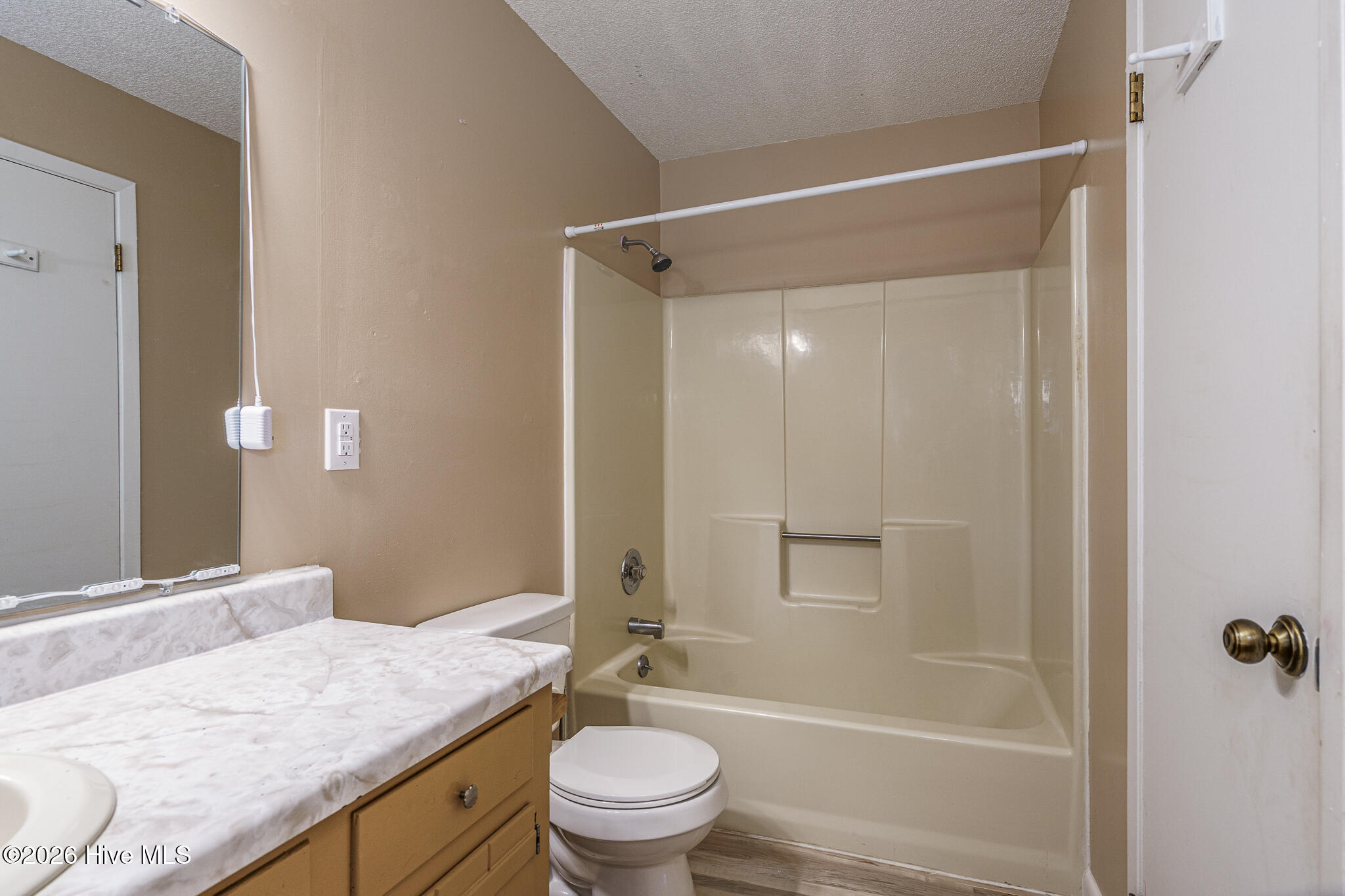 70 Beaver Rdg Trail Murphy, NC 28906 - Photo 18 of 33 Main floor secondary bathroom