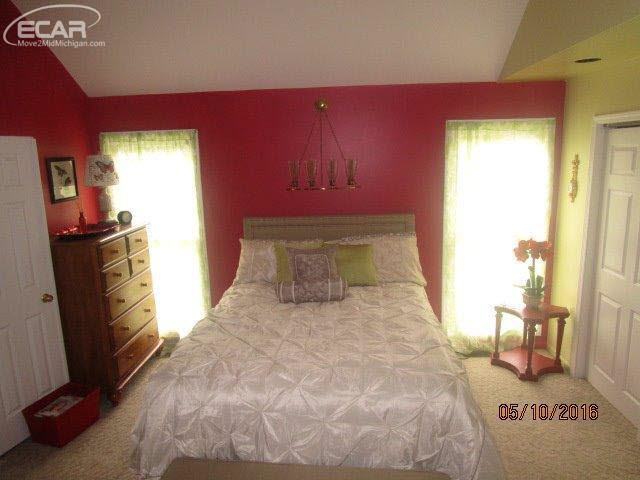 19107 Hickory Ridge Road Fenton, MI 48430 - Photo 20 of 24 21145126-19.JPG