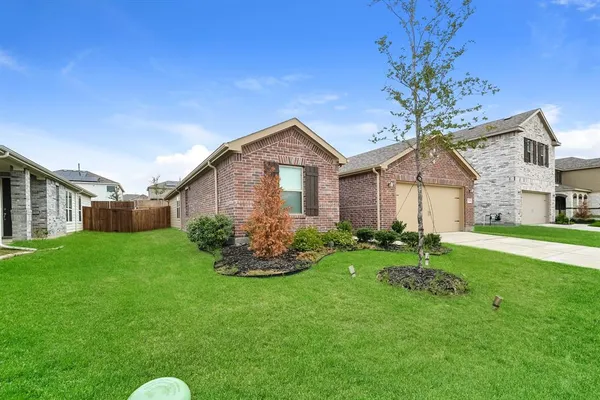 $1,940 | 2628 Warren Lane, Aubrey, TX 76227