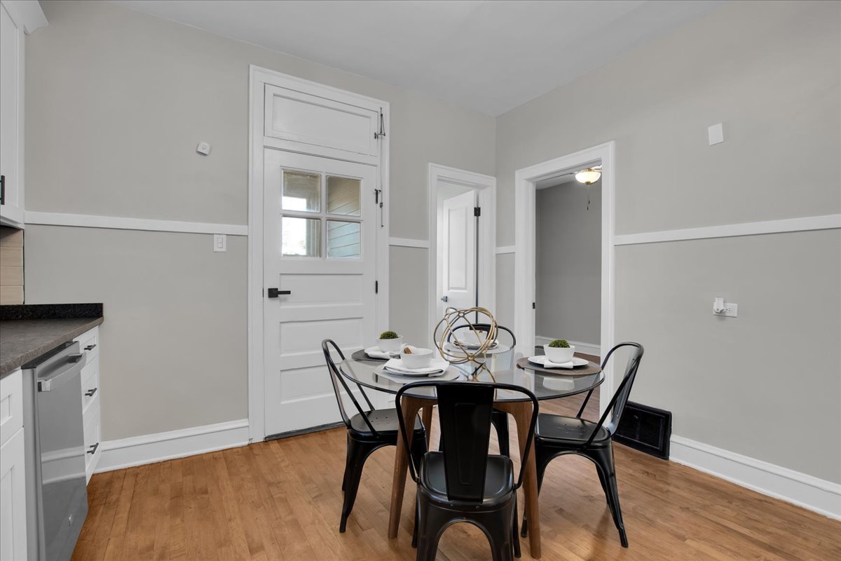 9824 South Escanaba Avenue Chicago, IL 60617 - Photo 16 of 30