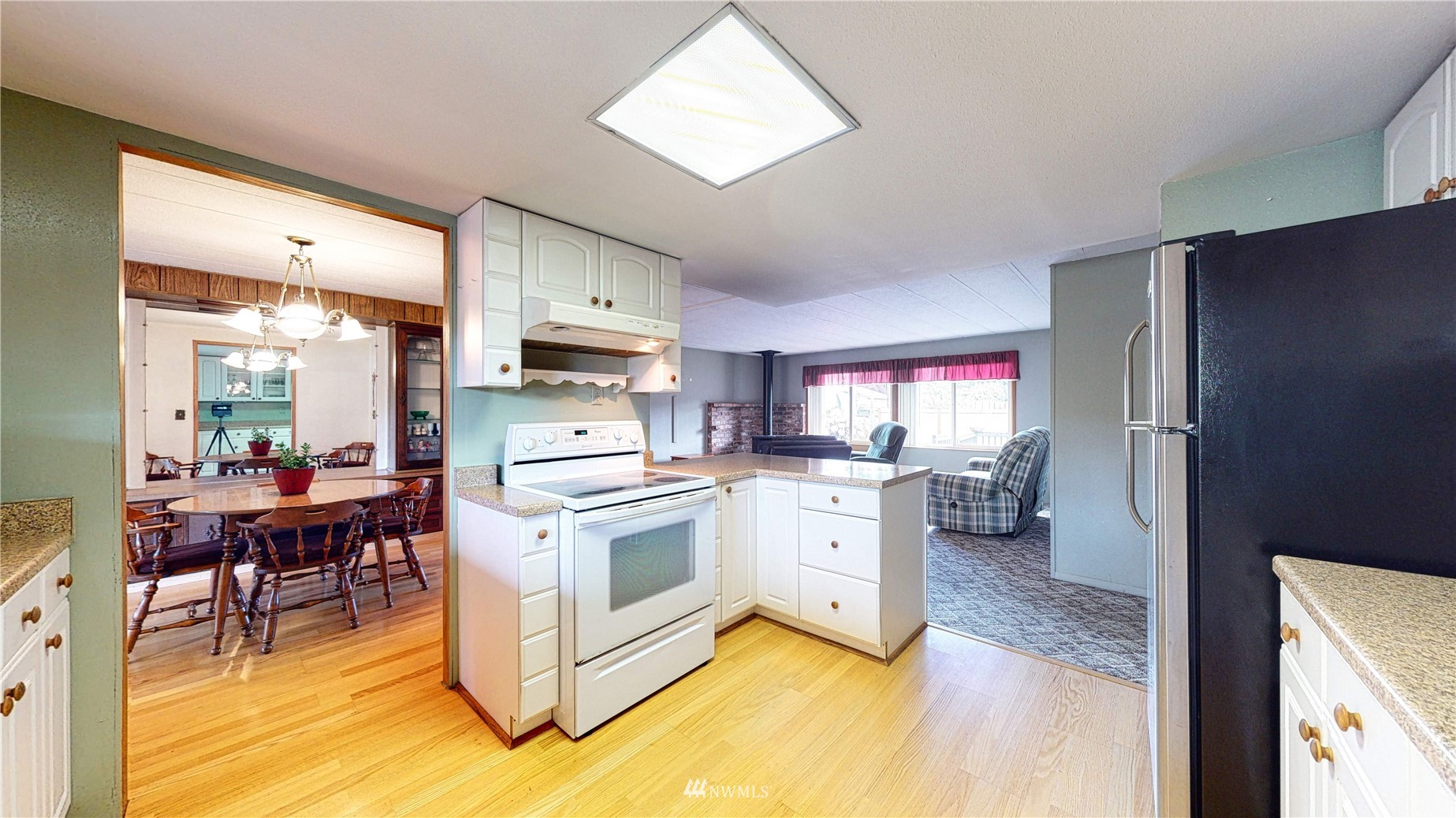 957 South Falcon Road Camano Island, WA 98282 - Photo 5 of 25 Gallery Image 5