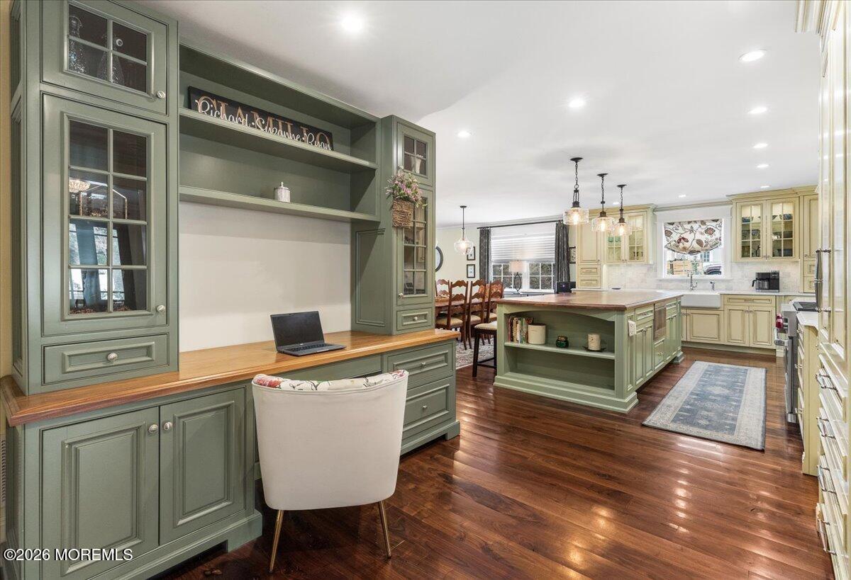 27 Fox Hill Road Middletown, NJ 07748 - Photo 15 of 51 Kitchen office nook