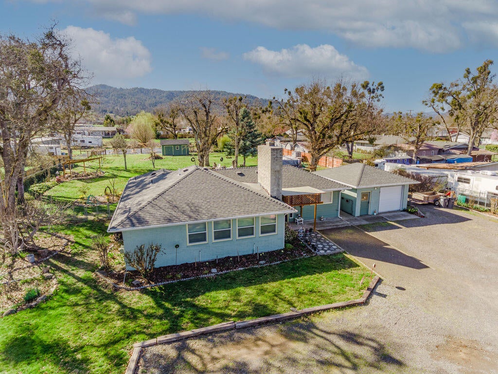 3149 Hanley Road Central Point, OR 97502 - Photo 42 of 47 HD-46