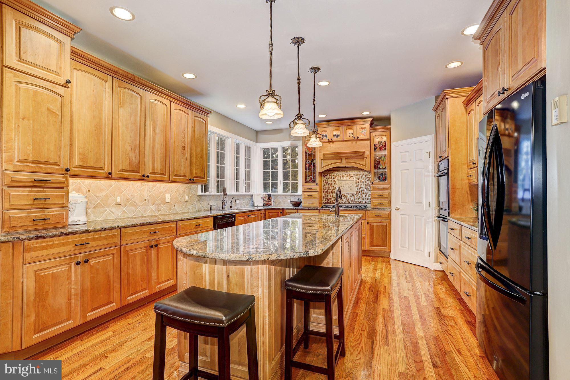 2679 Golf Island Road Ellicott City, MD 21042 - Photo 11 of 63 Gourmet Kitchen