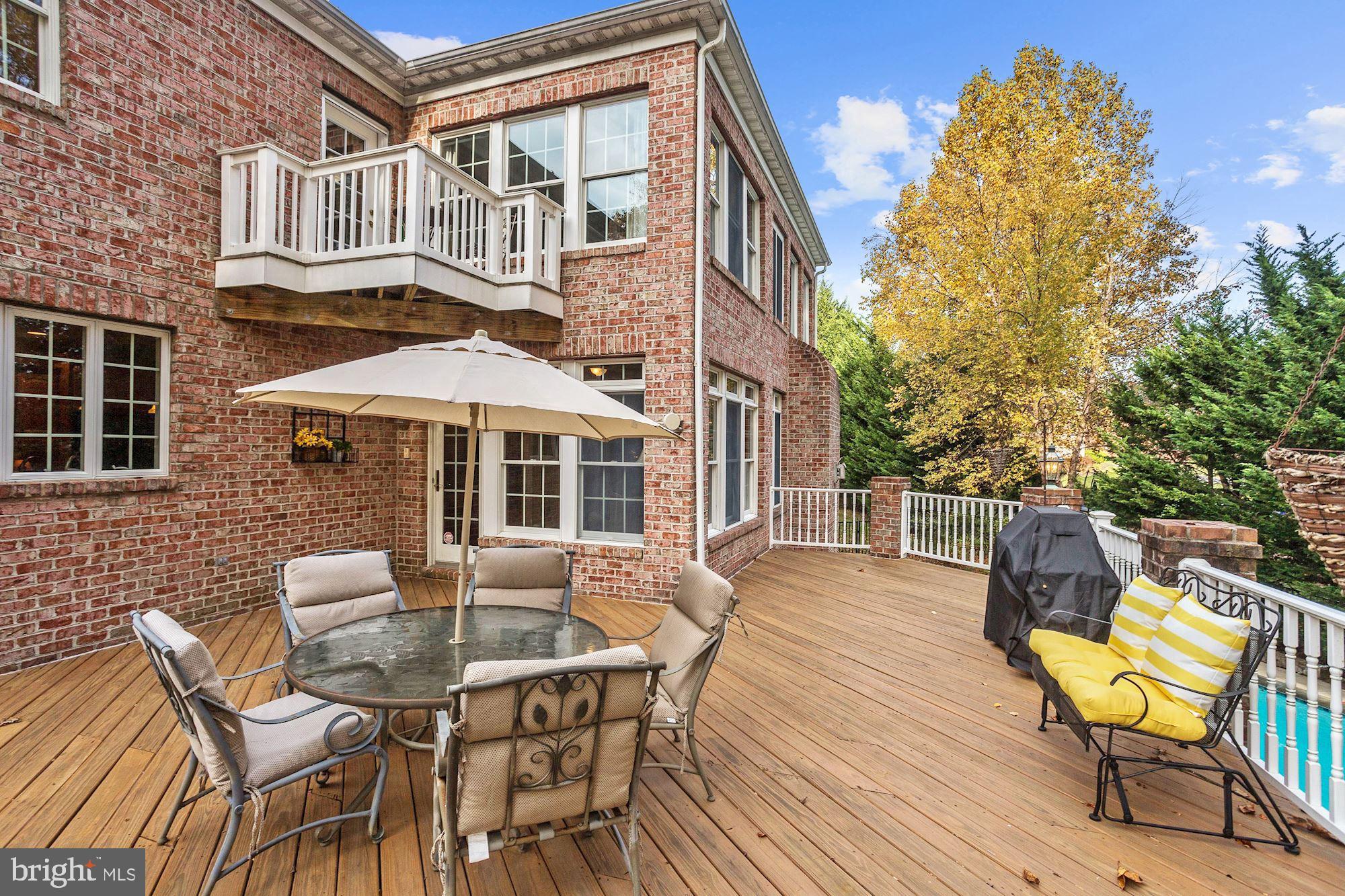2679 Golf Island Road Ellicott City, MD 21042 - Photo 19 of 63 Expansive Deck